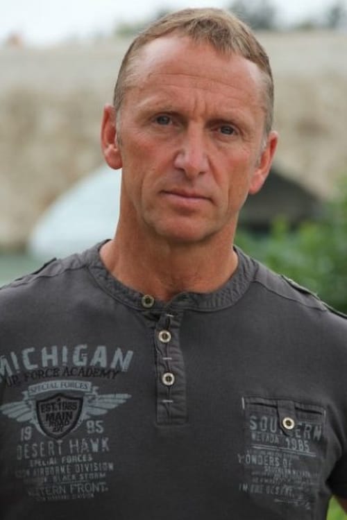 彼得·迈尔斯头像