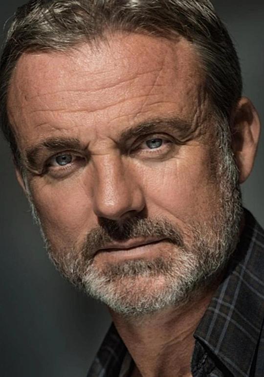 埃里克·萨文头像