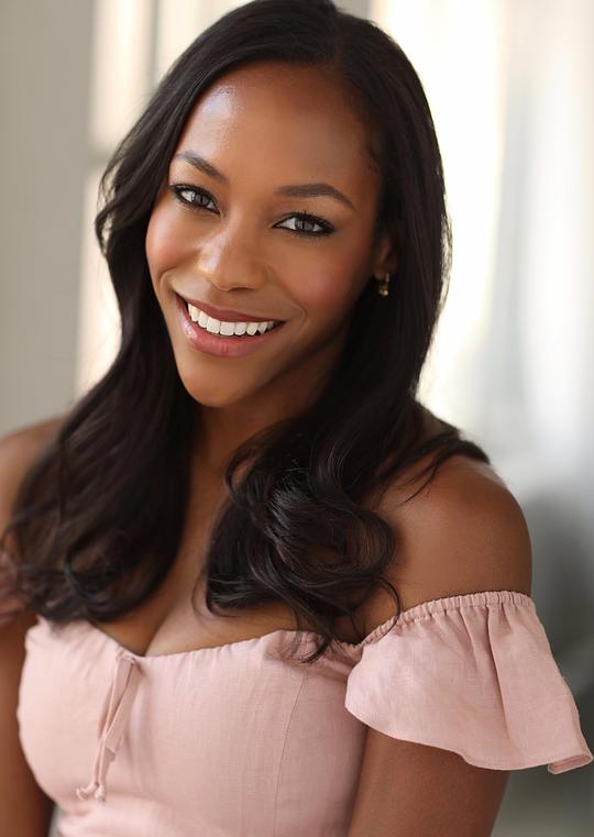 妮基·米歇尔·詹姆斯头像