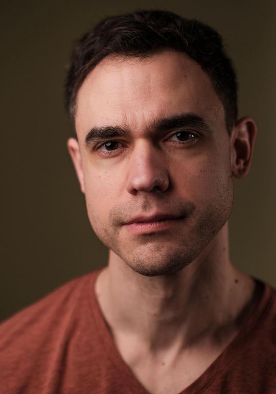 西蒙·海恩斯头像