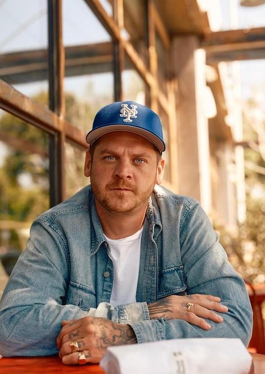 保利·詹姆斯头像