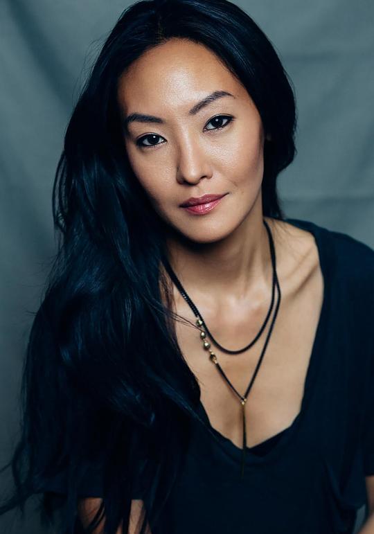 伊丽莎白·安维斯头像