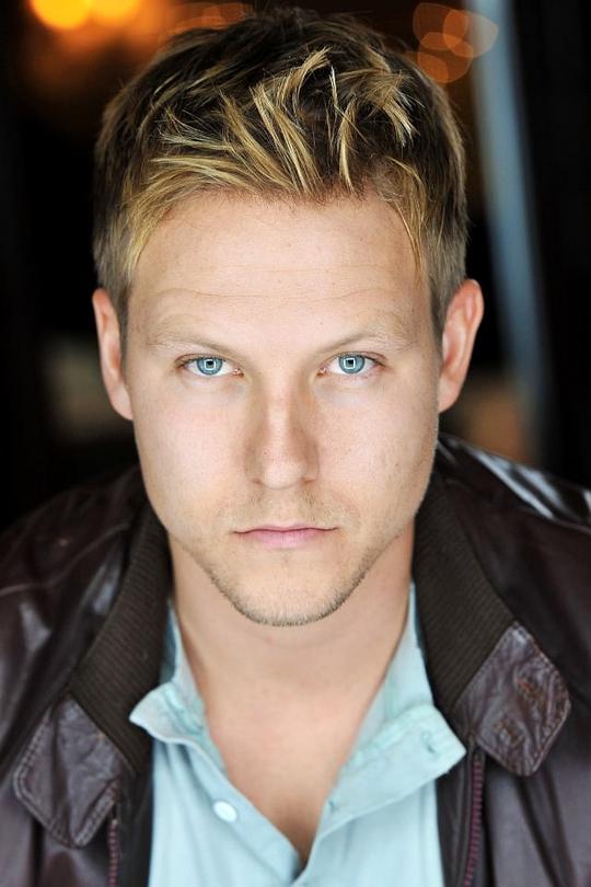 迈克尔·威廉·弗里曼头像