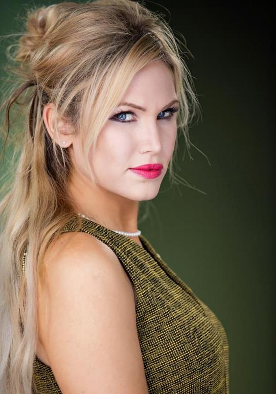 詹妮弗·伍兹头像