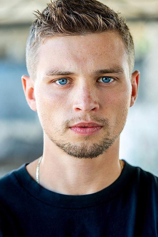 达伦·曼恩头像