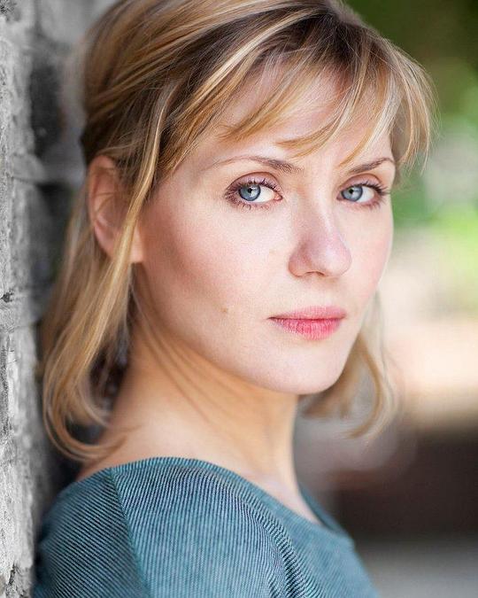 卡罗琳·斯托尔兹头像