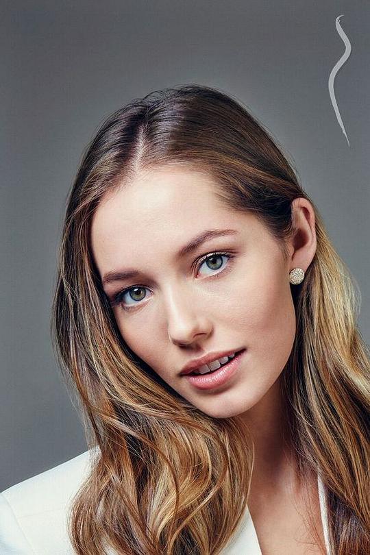 优妮蒂·费伦头像