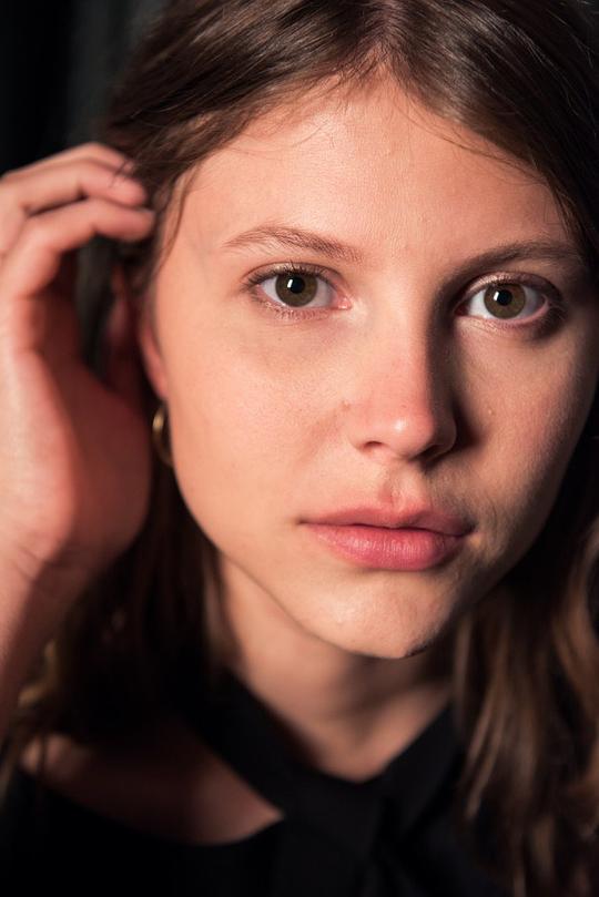 艾丽·哈尔博头像