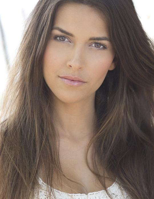 索非亚·佩尔纳斯头像