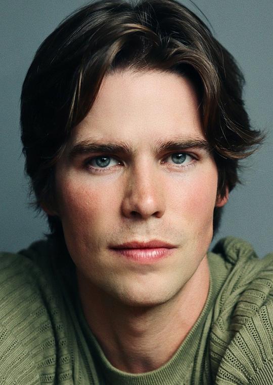 帕特里克·卢维斯头像