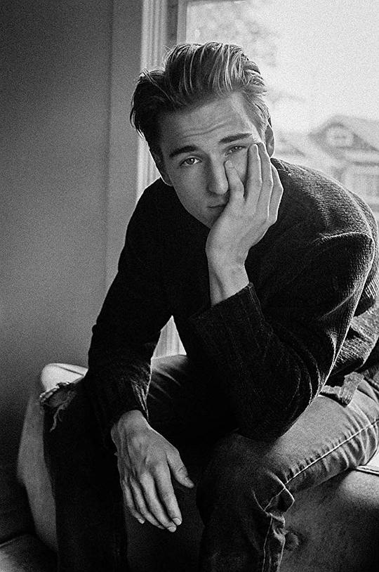 埃文·罗德里克头像