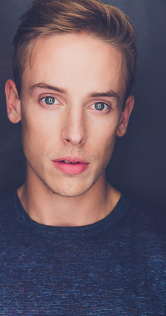 艾德蒙·多诺文头像