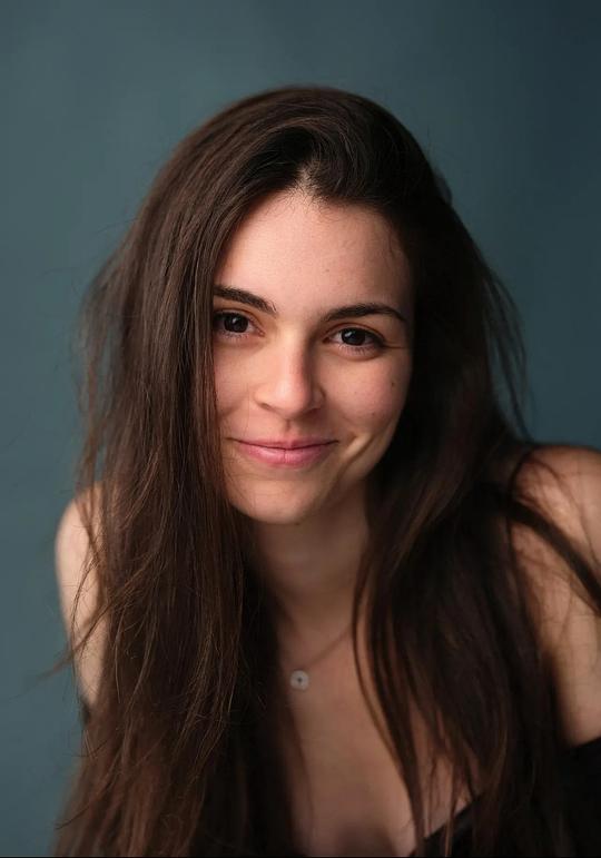 西尔维娅·纳瓦尔头像