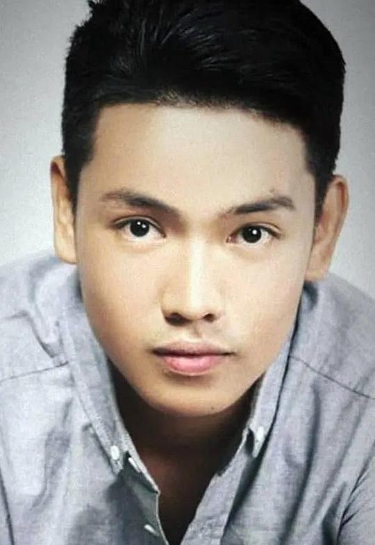 卡尔文·雷耶斯头像