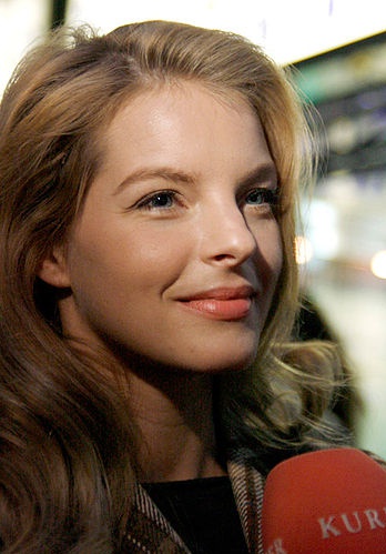 伊冯娜·卡特菲德头像