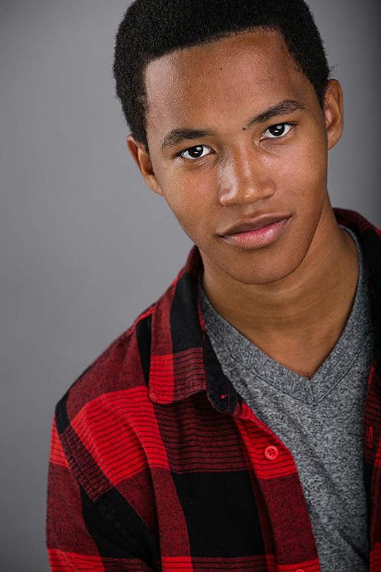 约书亚·布罗克顿头像