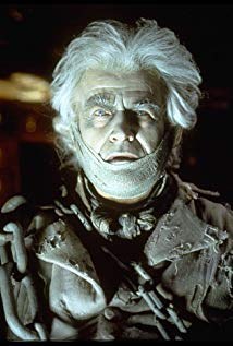 伯纳德·劳埃德头像