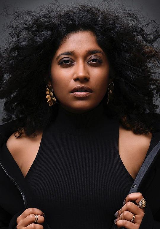 英迪拉·蒂瓦里头像