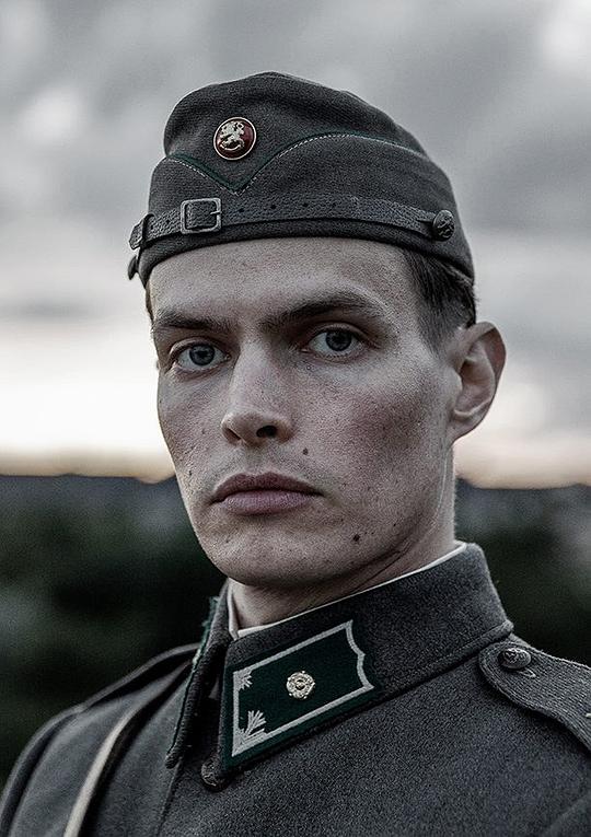 约翰内斯·霍洛佩宁头像