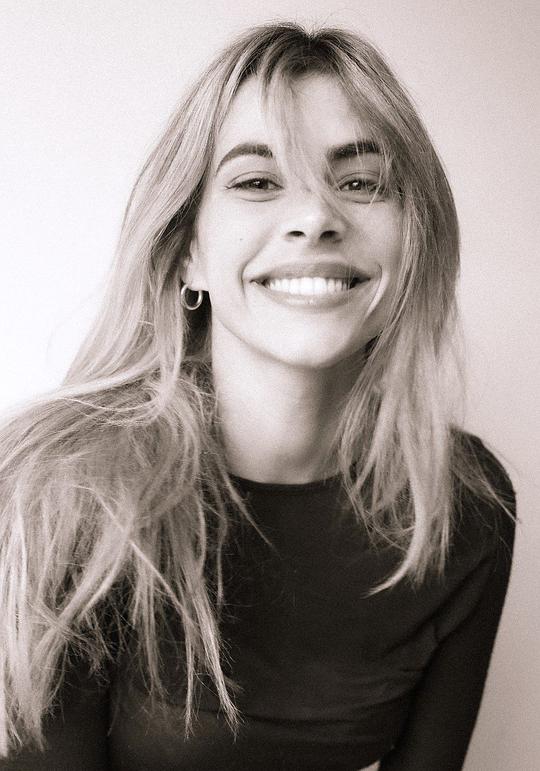 克拉拉·乔丽头像