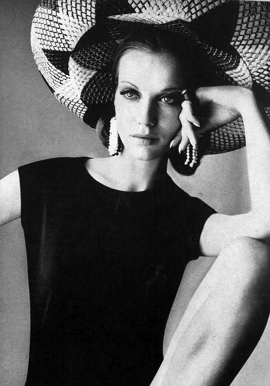 范若施卡·冯·兰朵夫头像