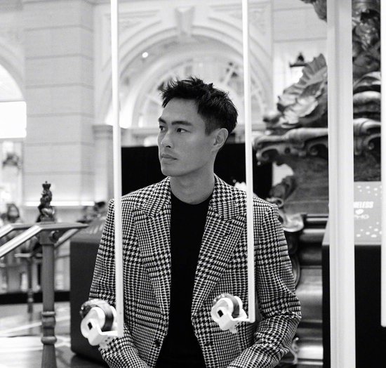 杨佑宁记录二胎陪产过程 老婆分娩前仍在开会封面图