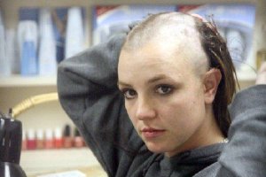 布兰妮透露曾剃光头原因 称其是她的反抗方式封面图