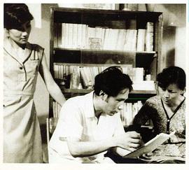 女记者的画外音封面图