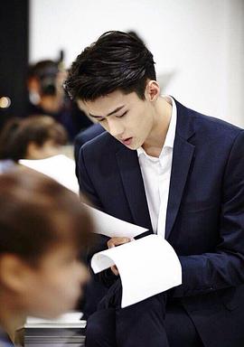 他与月光为邻封面图