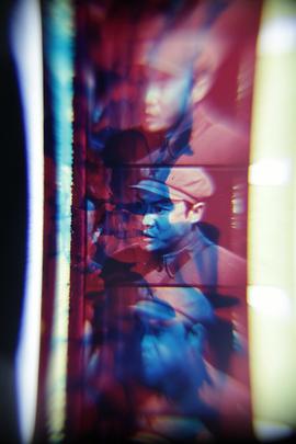 蓝色侵蚀封面图