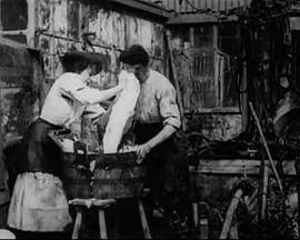 洗衣盆边的爱封面图