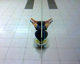 Kukaan ei katso sinua silmiin封面图