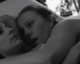 丽塔海华斯与手榴弹封面图