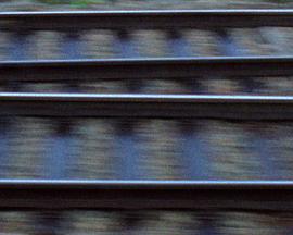 记忆像铁轨一样长